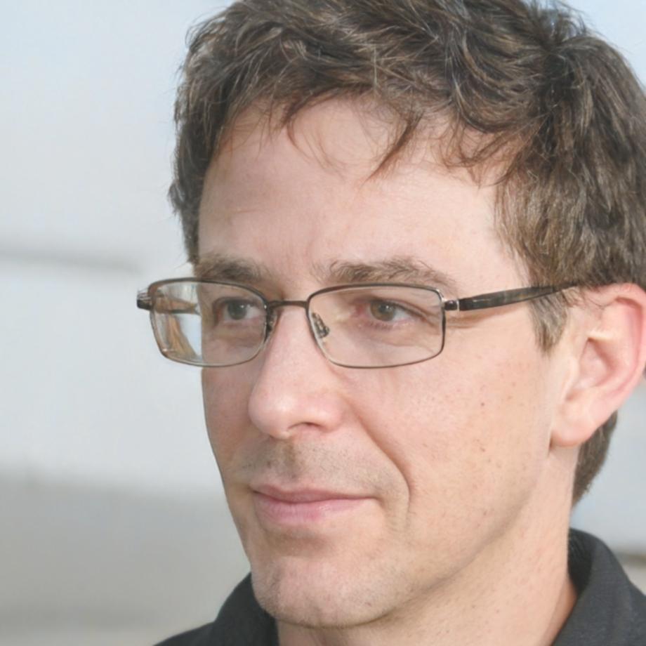 Нұрлан Бекмұратов — преподаватель работы с банками